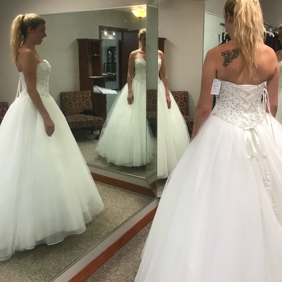 MoriLee Wedding Gown - Picture 4 of 4